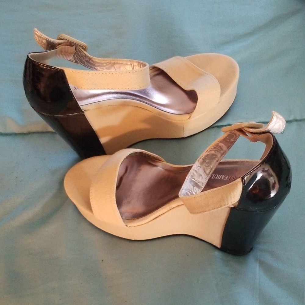 Shoes - Picture 2 of 4